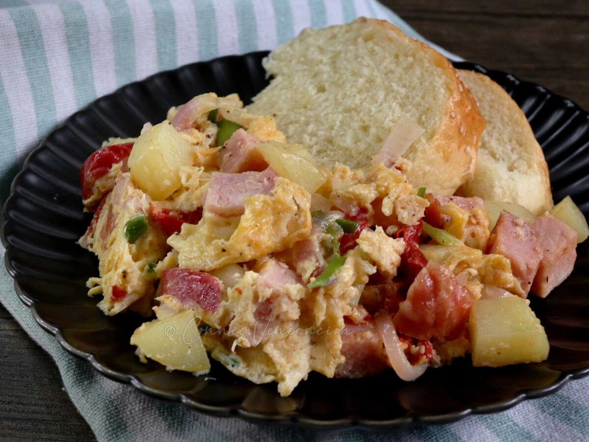 A la bauernfrühstück (German farmer’s breakfast)