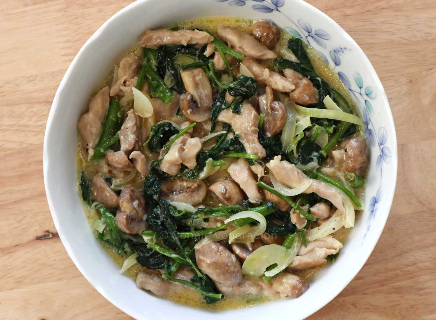Sour cream chicken and mushrooms