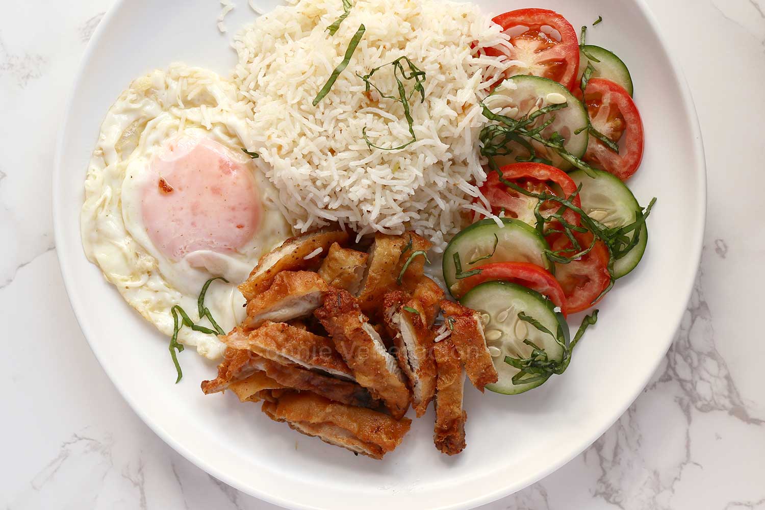 Fried chicken, rice and egg (chicksilog)