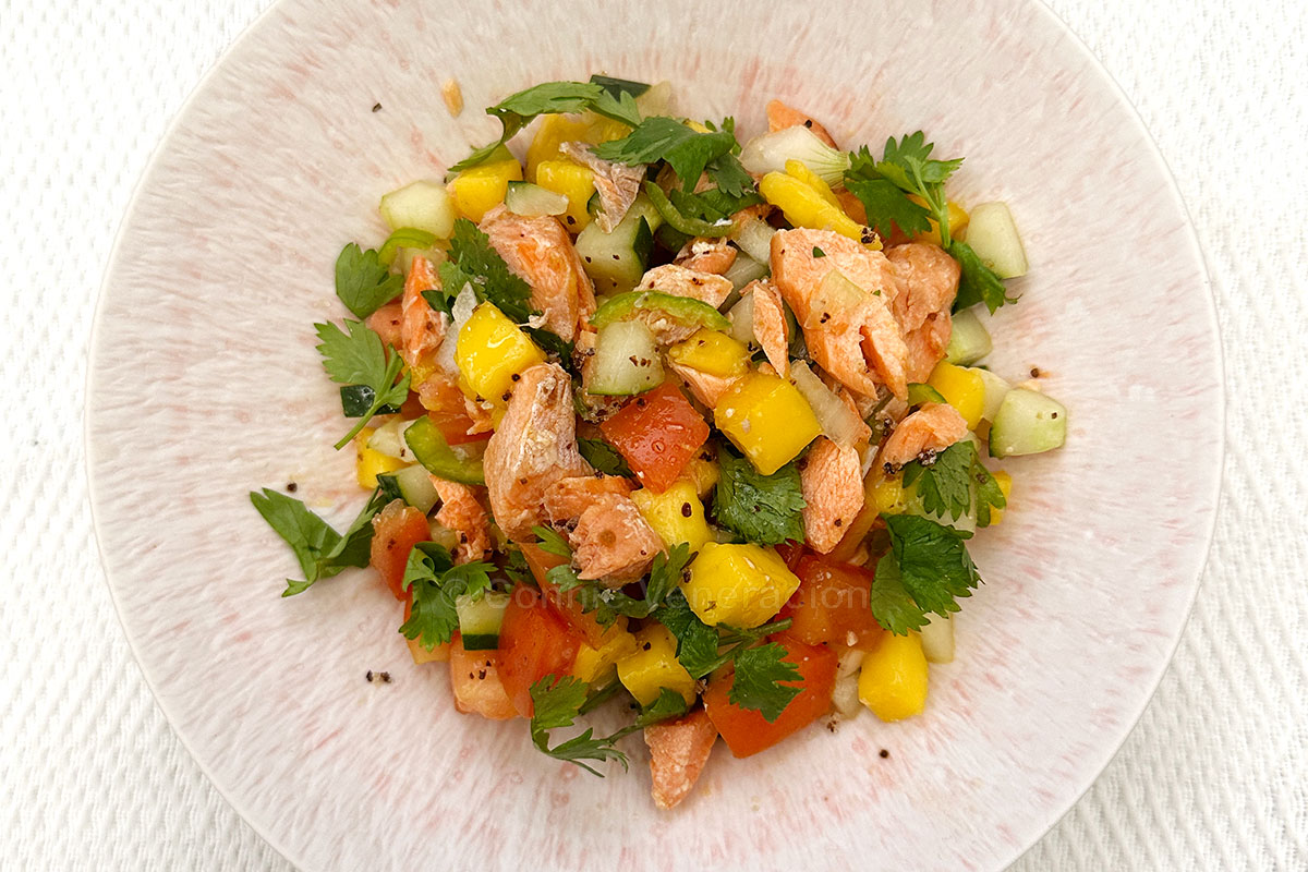 Seared salmon and mango salad